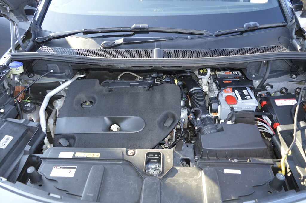 Peugeot 5008 1.5 Bluehdi Allure Eat8 Green #23