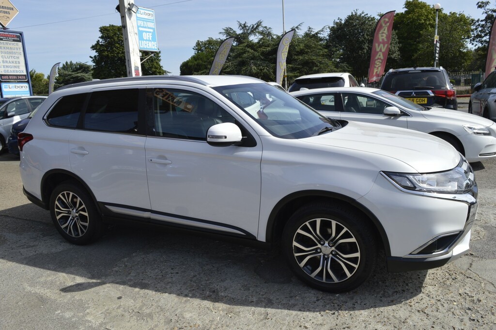 Mitsubishi Outlander 2.2 Di-d 3 White #6