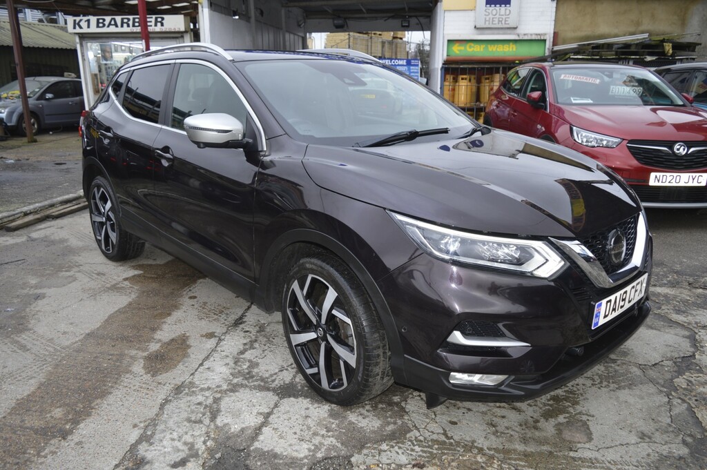 Nissan Qashqai 1.3 Dig-t Tekna Black