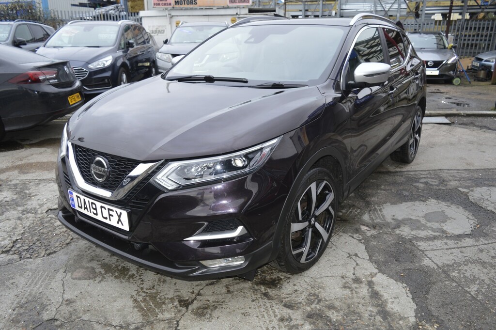 Nissan Qashqai 1.3 Dig-t Tekna Black #3
