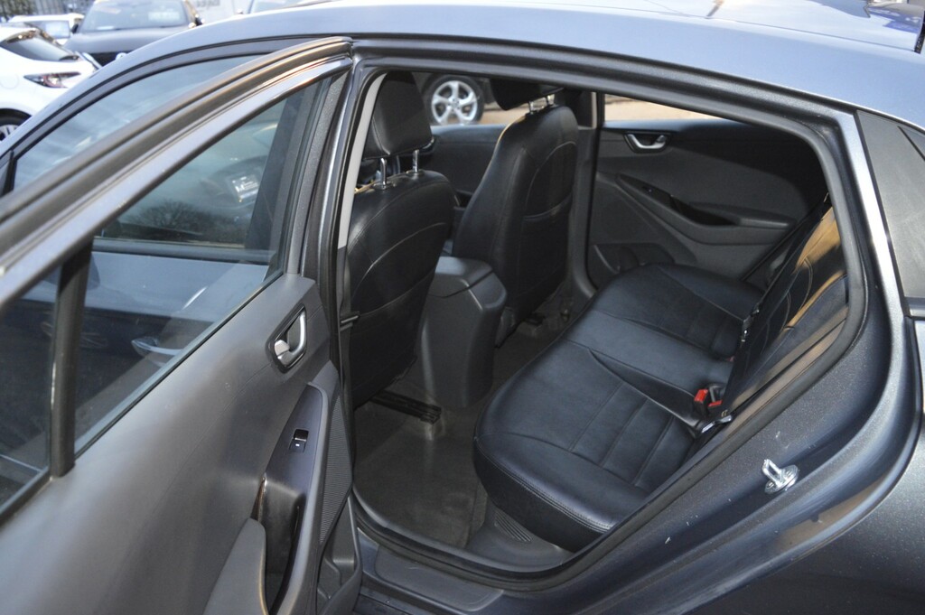 Hyundai Ioniq Hatchback White #10
