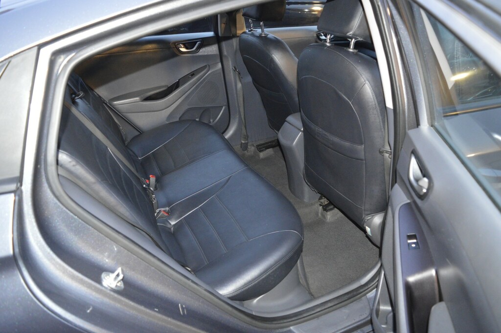 Hyundai Ioniq Hatchback White #12