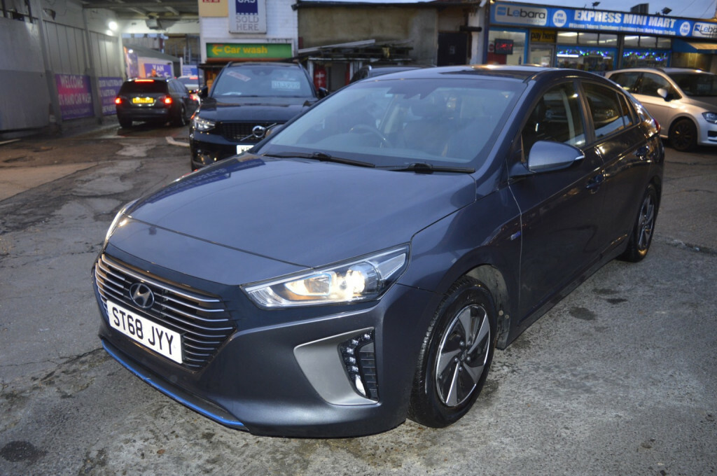 Hyundai Ioniq Hatchback White #27