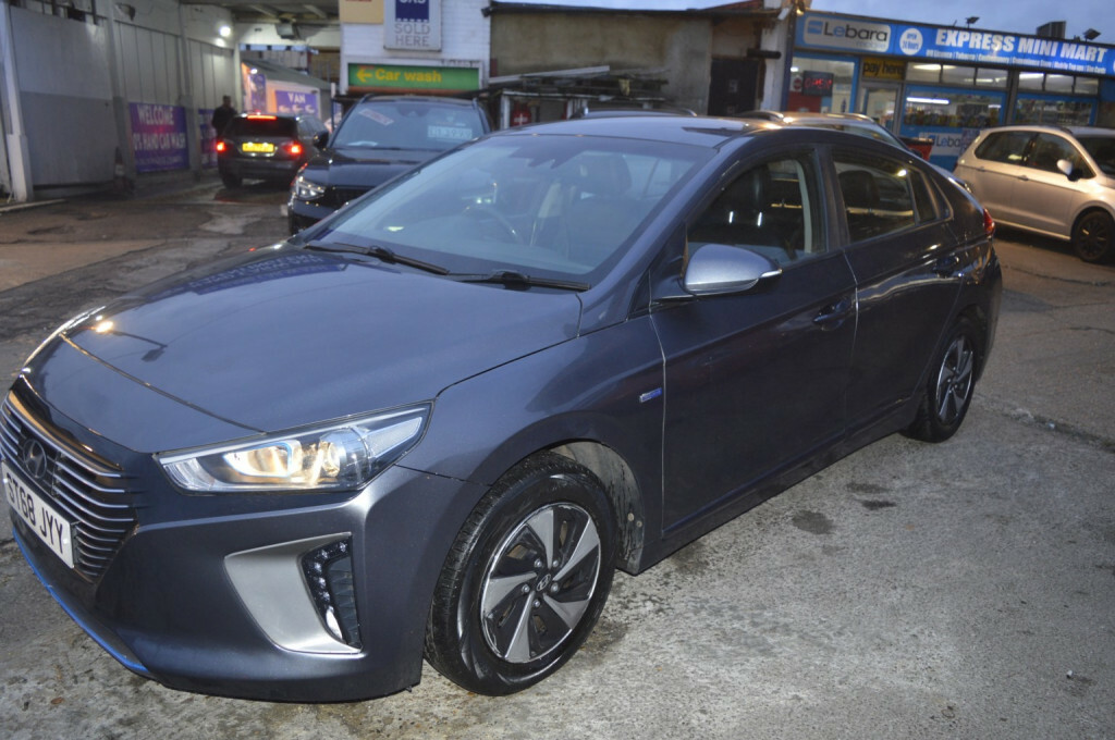 Hyundai Ioniq Hatchback White #26