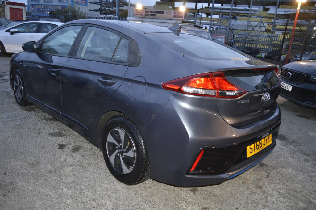 Hyundai Ioniq Hatchback White #28