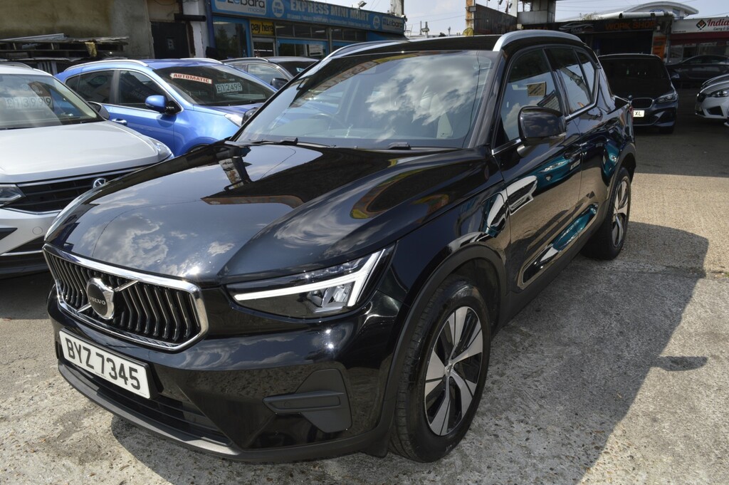 Volvo XC40 1.5 Core T4 211 Hp Black #2