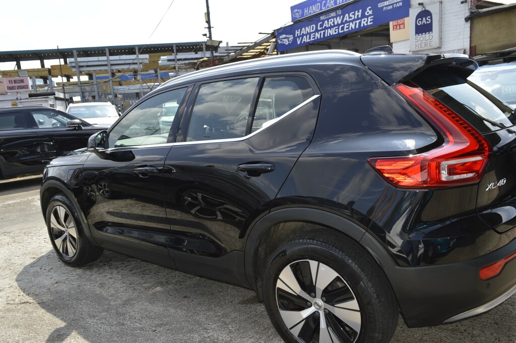 Volvo XC40 1.5 Core T4 211 Hp Black #4