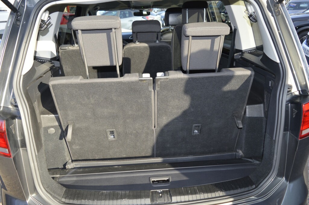 Volkswagen Touran Grey #9