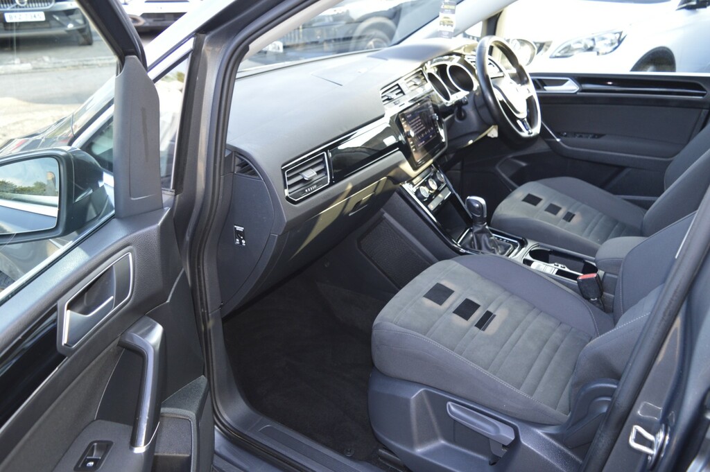 Volkswagen Touran Grey #12