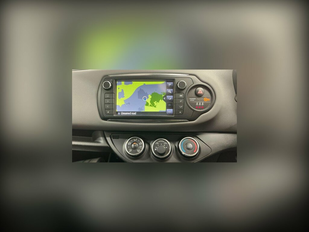Toyota Yaris Vvt-i Design M-drive S Black #2