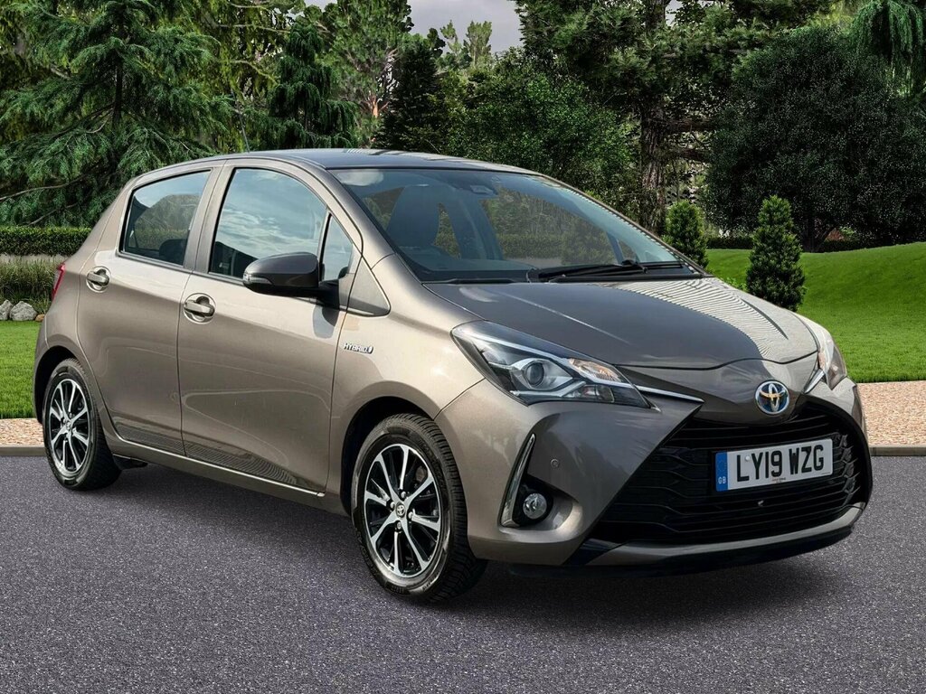 Toyota Yaris 1.5 Vvt-h Icon Tech E-cvt Euro 6 Ss Brown