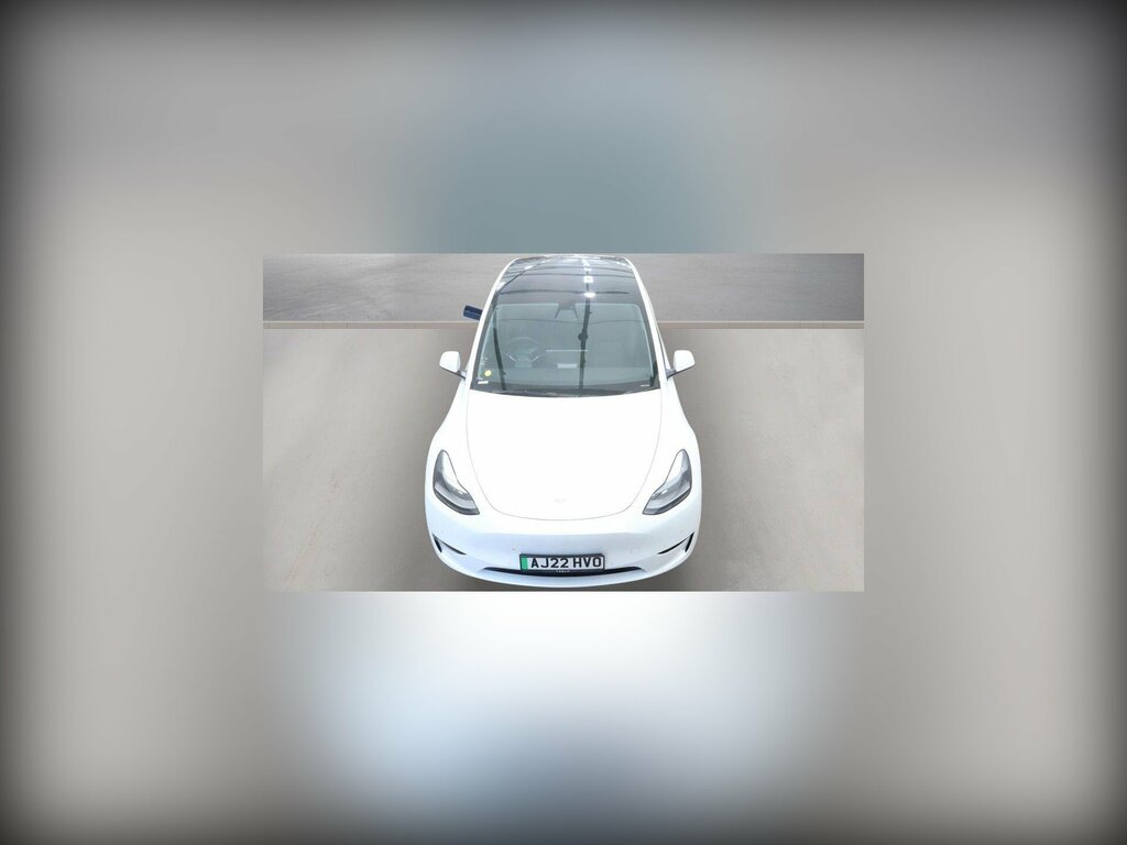 Tesla Model Y Dual Motor Long Range 4Wde White