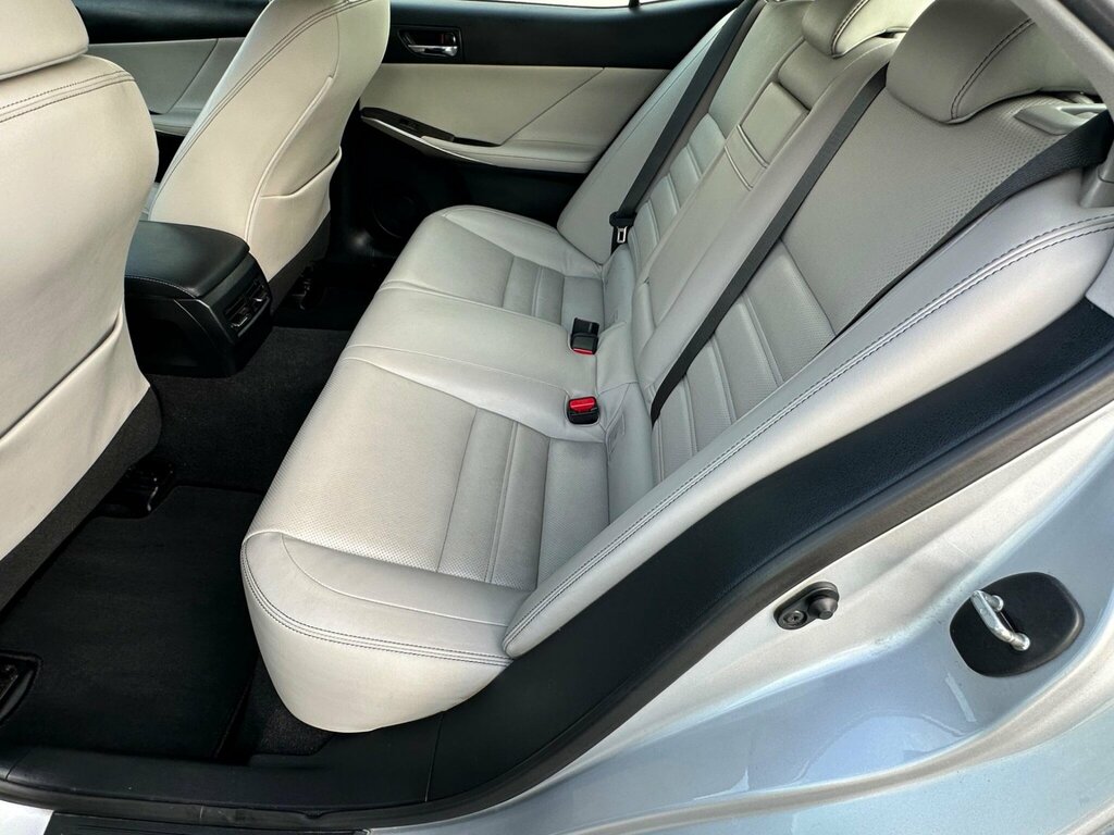 Lexus IS 200T F-sport Silver #23