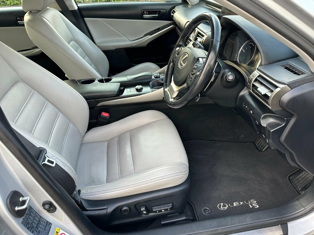 Lexus IS 200T F-sport Silver #27