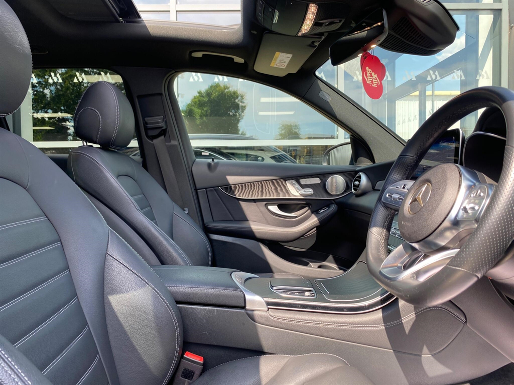 Mercedes-Benz GLC Class 2.0 H Mhev Amg Line Premium Plus G-tronic 4Mati  #3