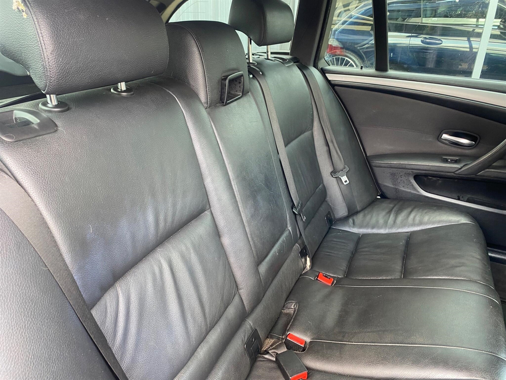 BMW 5 Series Saloon Silver #15