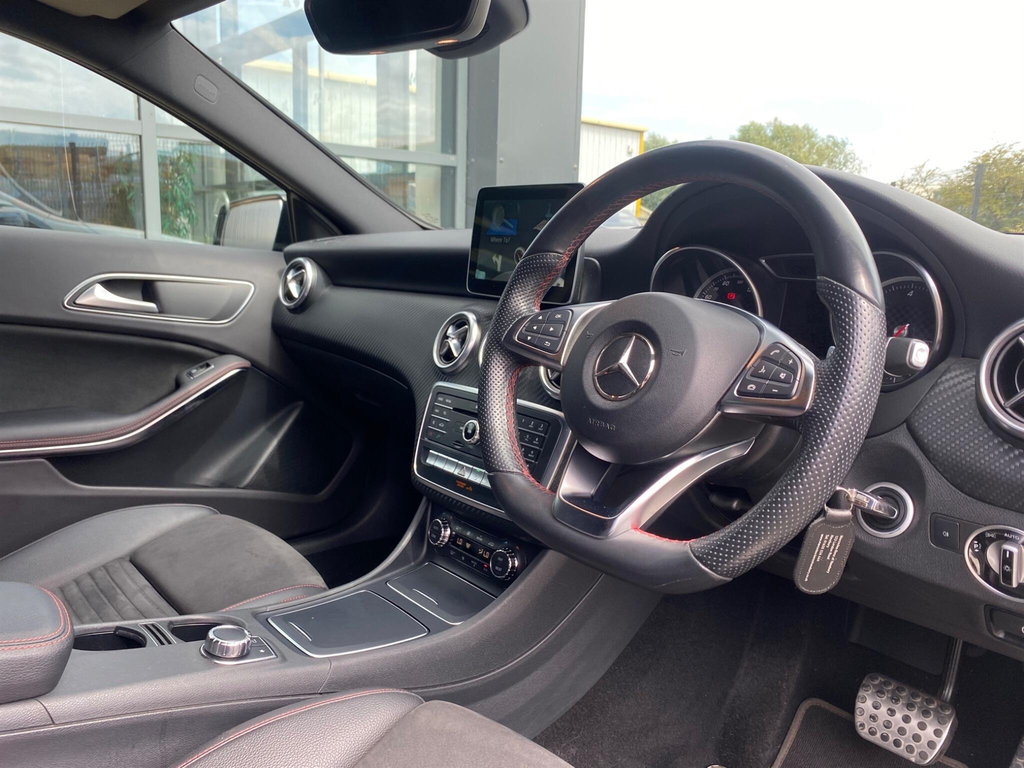 Mercedes-Benz A Class 2.1 D Amg Line Premium 7G-dct Euro 6 Ss  #4