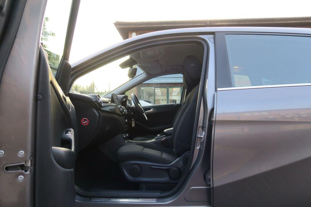 Mercedes-Benz B Class Sport Black #9