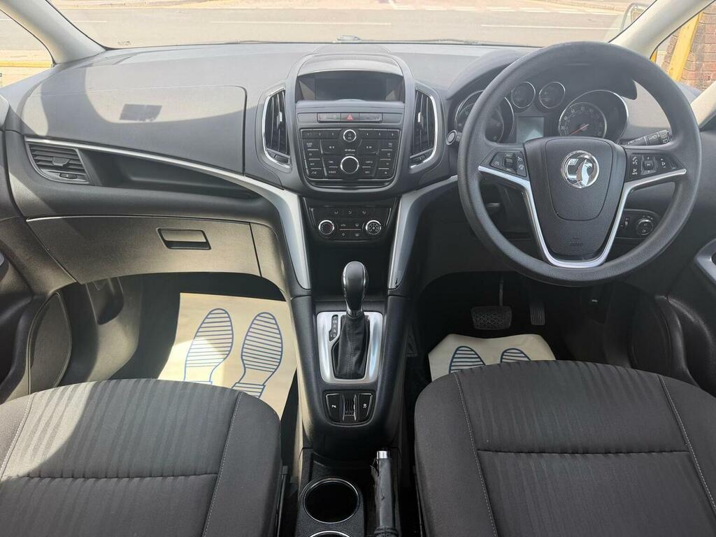 Vauxhall Zafira Tourer 2.0 Cdti Exclusiv Euro 5 White #3