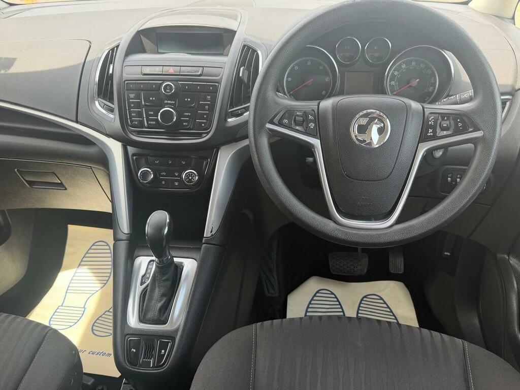 Vauxhall Zafira Tourer 2.0 Cdti Exclusiv Euro 5 White #4