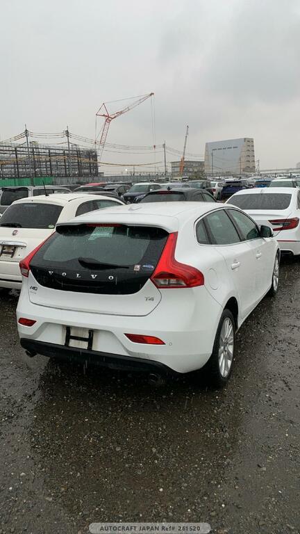 Volvo V40 1.6 T4 Se Hatchback Powershift Euro 5 White #2