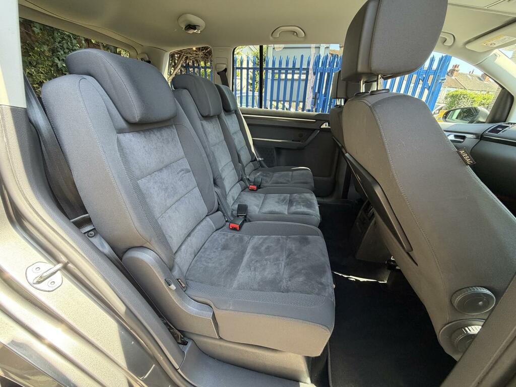 Volkswagen Touran 2015 15 Se Silver #21