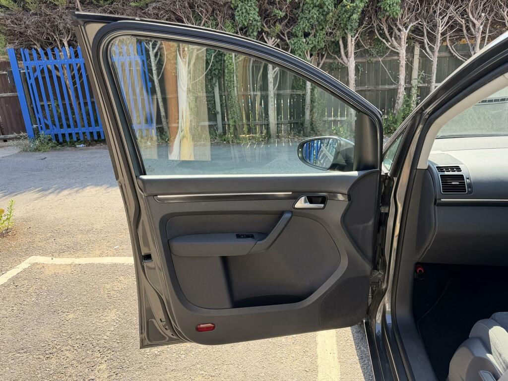 Volkswagen Touran 2015 15 Se Silver #12