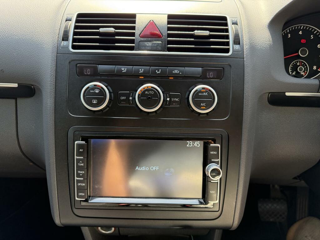 Volkswagen Touran 2015 15 Se Silver #29
