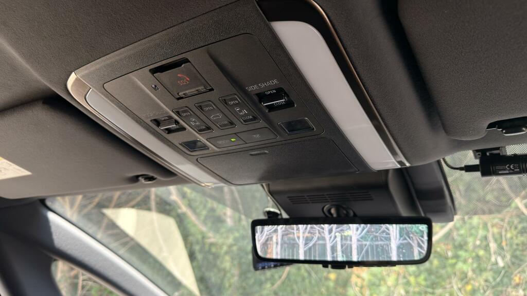 Toyota Alphard Mpv Black #32