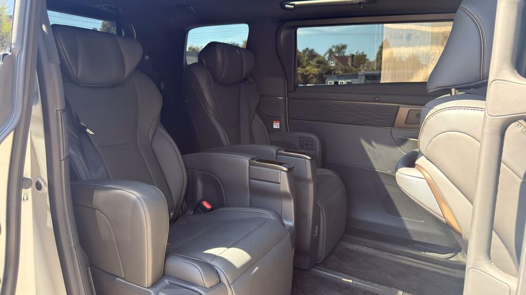 Toyota Alphard Mpv Black #33