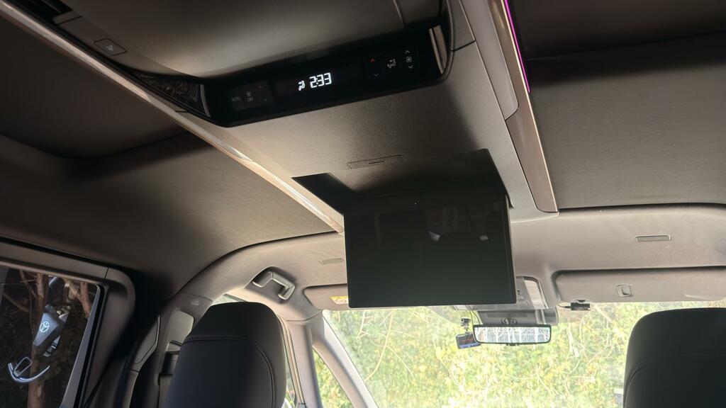 Toyota Alphard Mpv Black #39