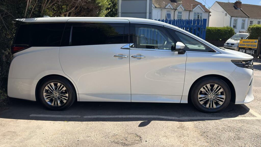 Toyota Alphard Hybrid Z 4Wd White #6
