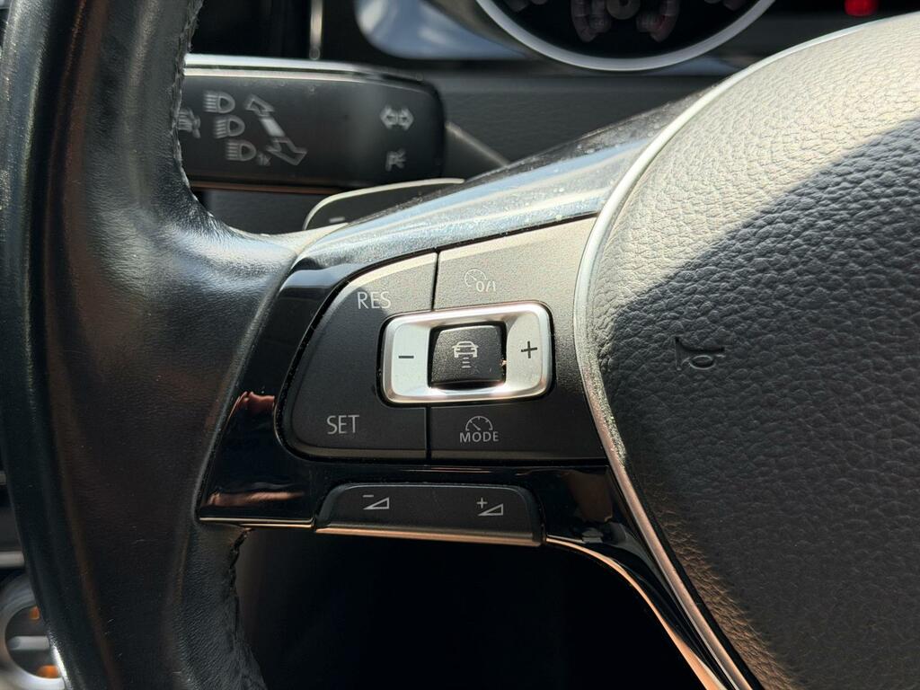 Volkswagen Golf Hatchback Silver #25