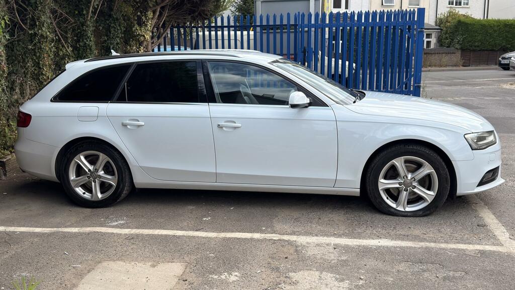 Audi A4 Avant Se White #3