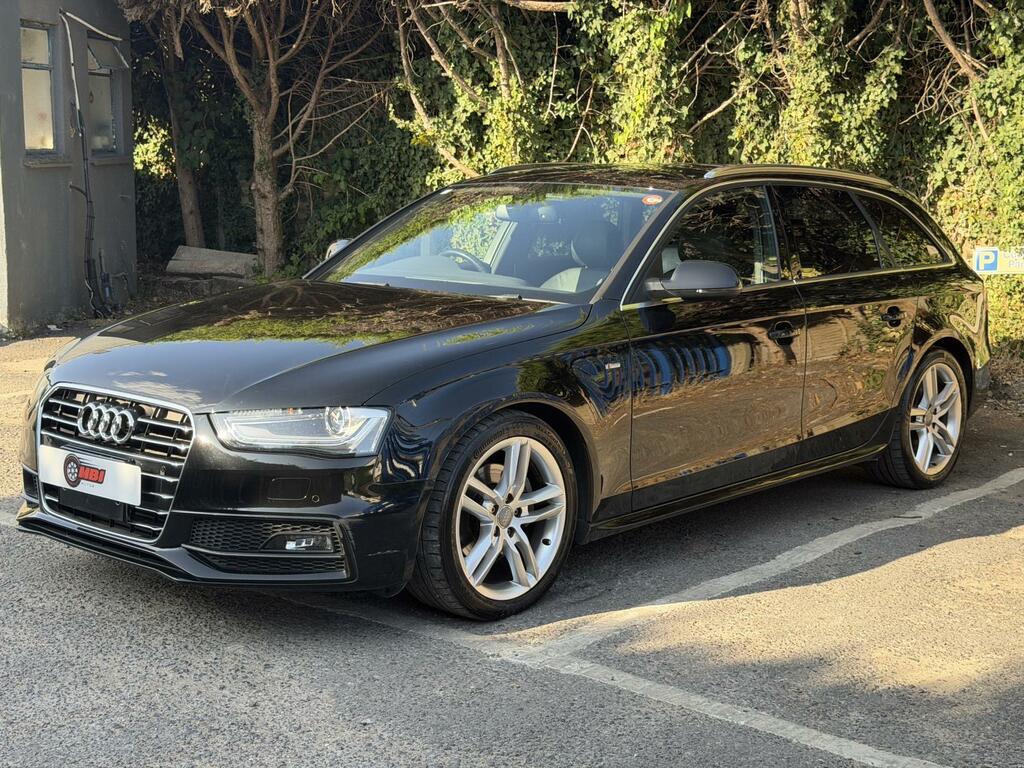 Audi A4 Avant Black Edition Black #3
