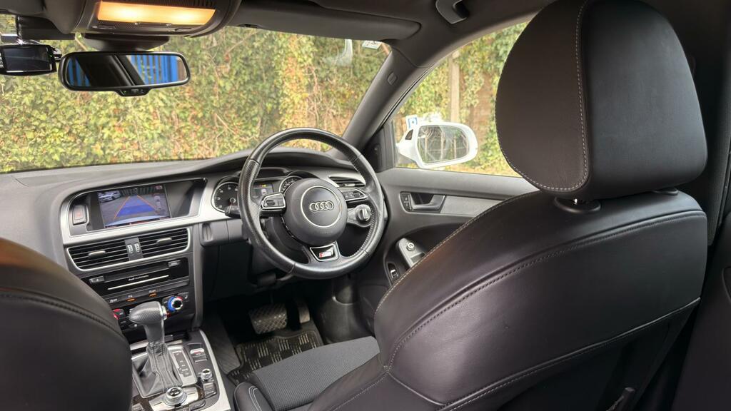 Audi A4 Avant 2.0 Tdi Ultra S Black #28