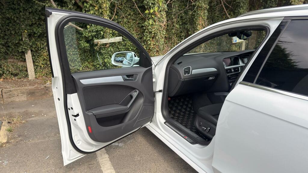 Audi A4 Avant 2.0 Tdi Ultra S Black #31