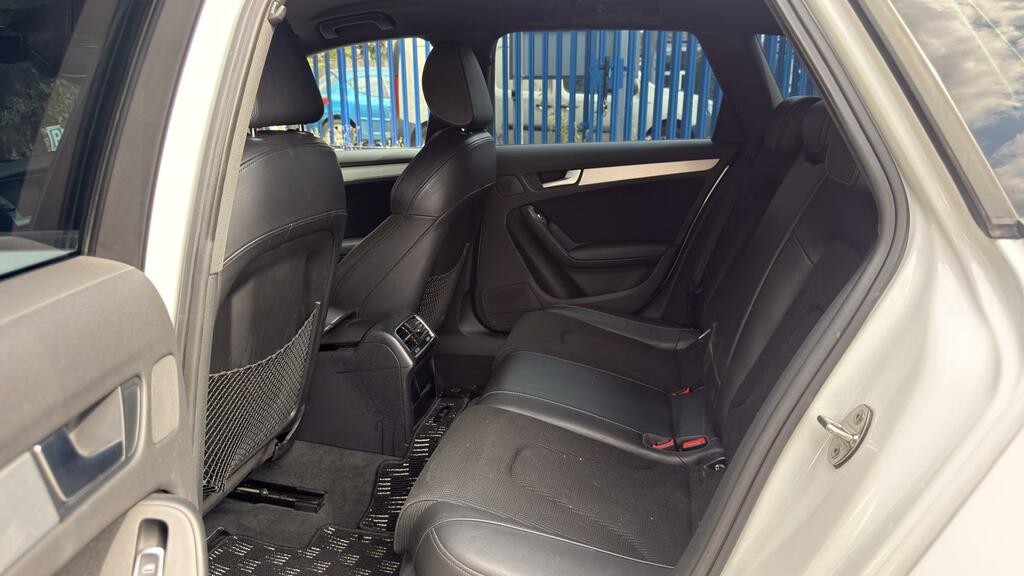 Audi A4 Avant 2.0 Tdi Ultra S Black #25