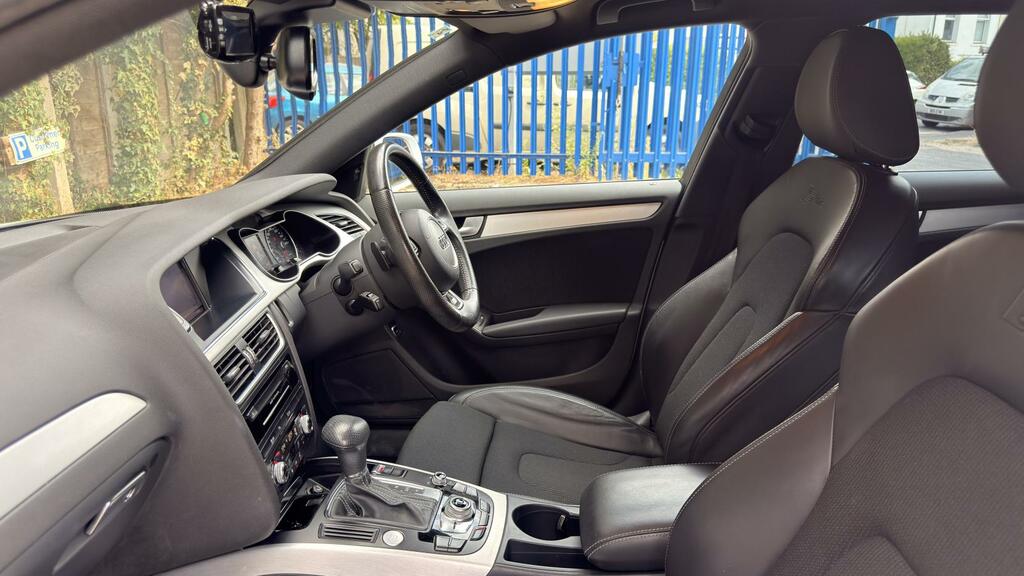 Audi A4 Avant 2.0 Tdi Ultra S Black #32