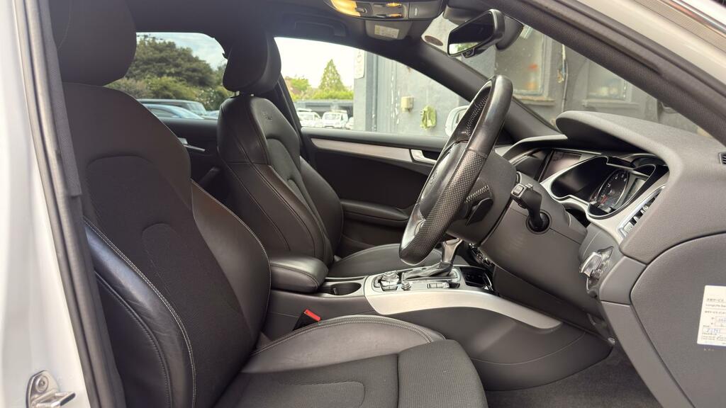 Audi A4 Avant 2.0 Tdi Ultra S Black #9