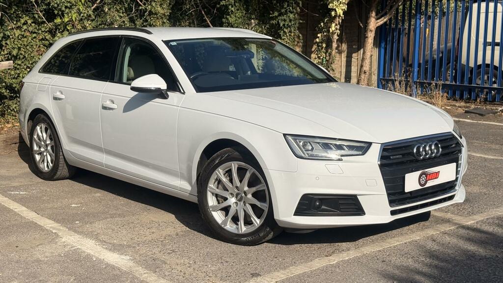 Audi A4 Avant Black Edition White