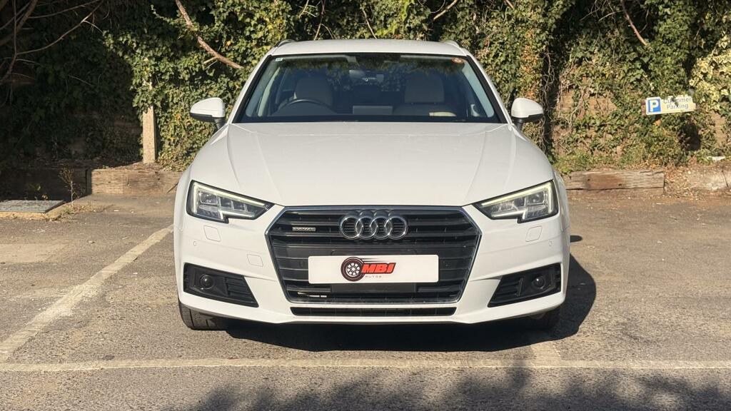 Audi A4 Avant Black Edition White #2
