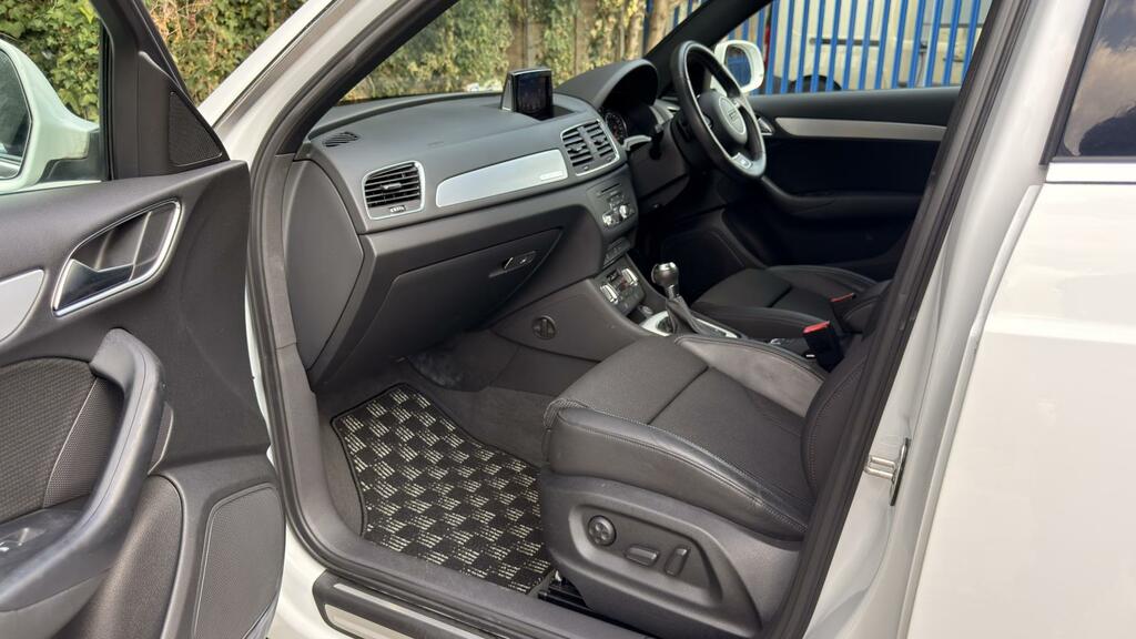 Audi Q3 2.0 Tdi Quattro S Line Black #26