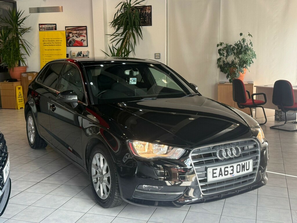 Audi A3 1.6 Tdi Se Black #2