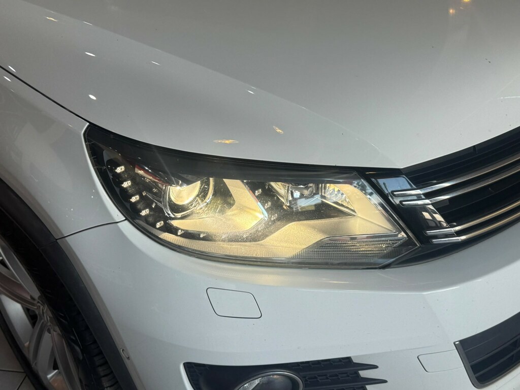 Volkswagen Tiguan 2.0 Tdi Bluemotion Tech R-line EX15XAZ White #3
