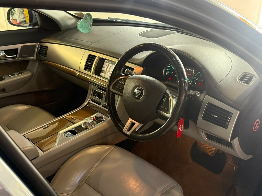 Jaguar XF D Luxury Grey #13