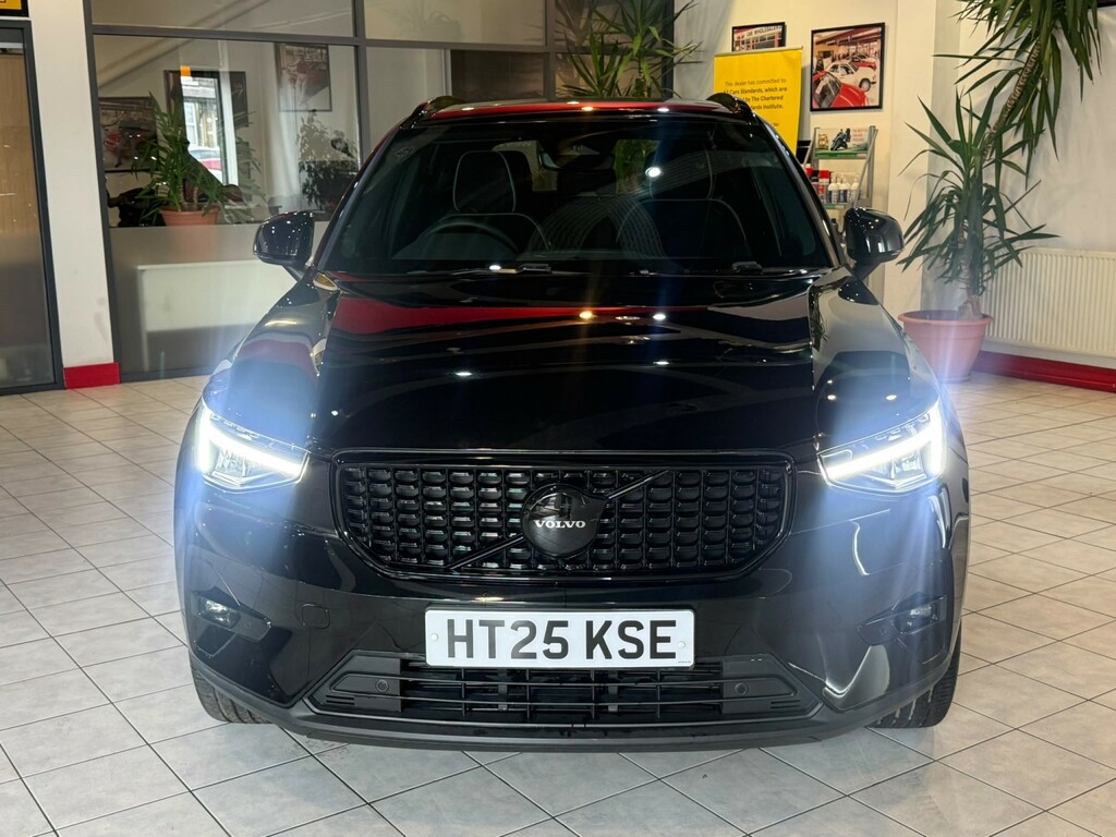 Volvo XC40 2.0 Plus Dark B4 197 Hp Black #4