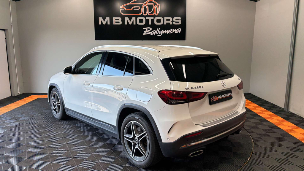 Mercedes-Benz GLA Class Amg Line Executive D 4Matic 4Wd NGZ3409 White #2