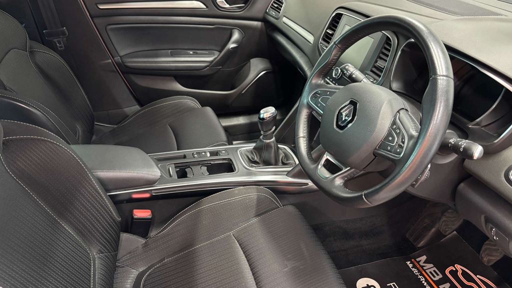 Renault Megane Iconic Tce White #3
