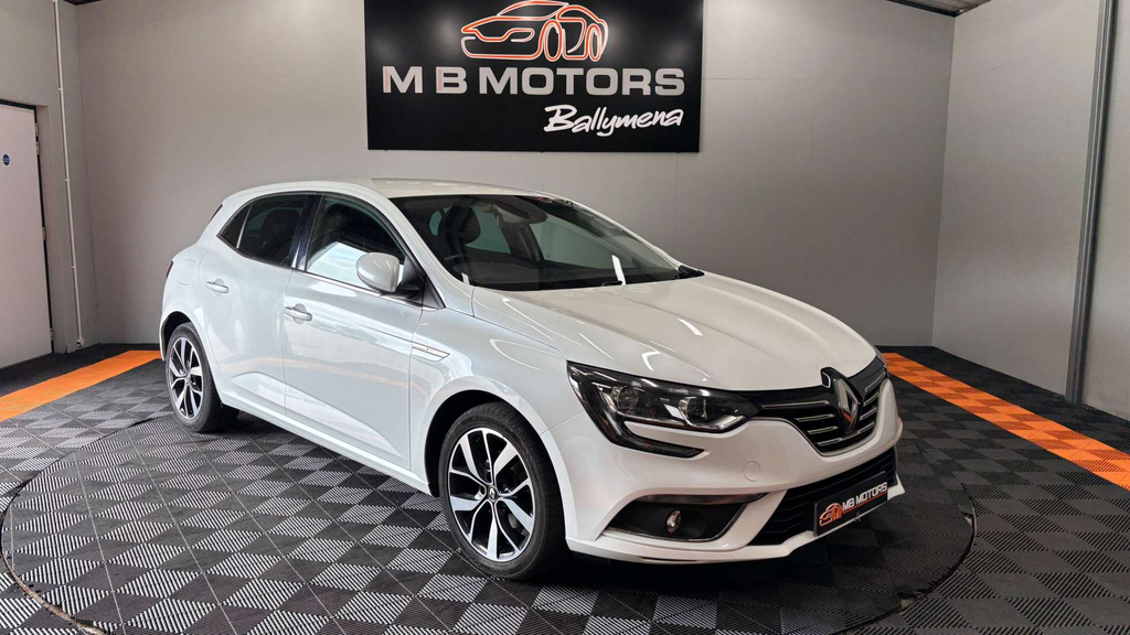 Renault Megane Iconic Tce White